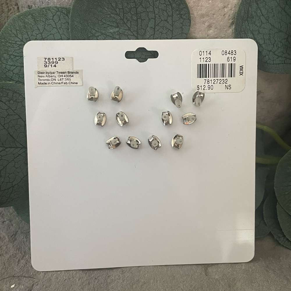 Justice Earring Set - Picture 3 of 3
